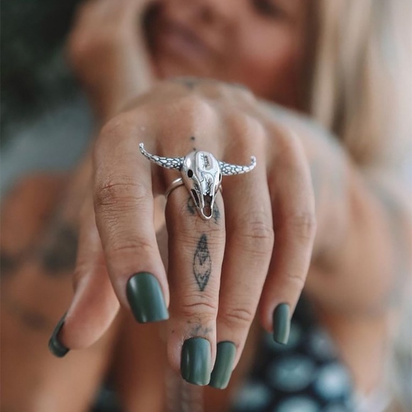 thriftdimensi0n Jewelry - *MARGUERITE* Silver Cow Skull Design Fashion Ring